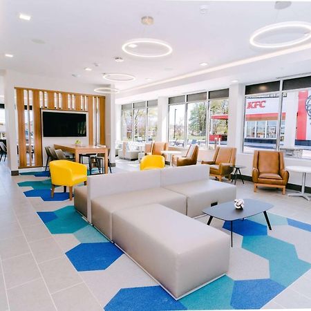 Microtel Inn & Suites By Wyndham Macedon Kültér fotó
