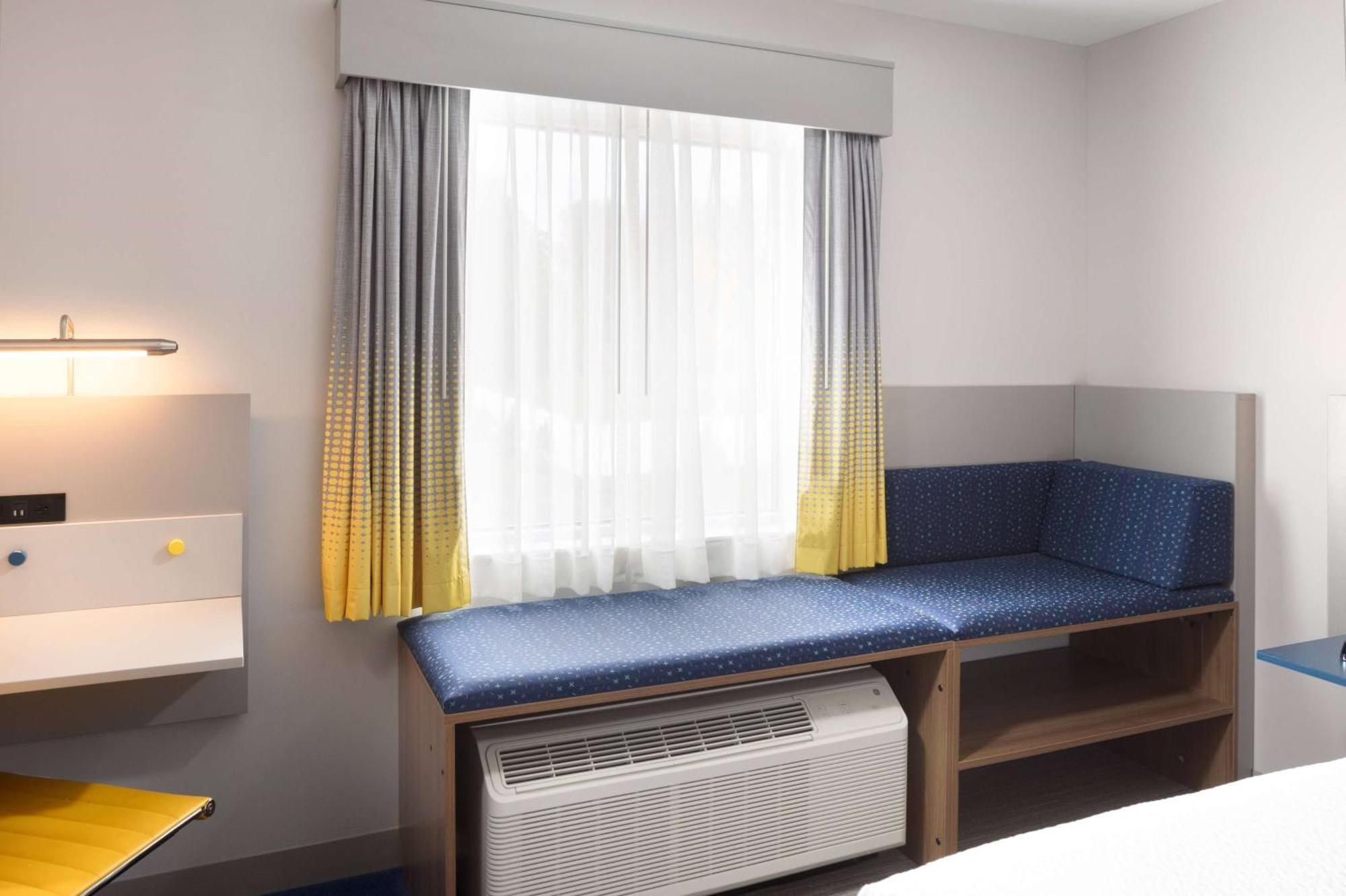 Microtel Inn & Suites By Wyndham Macedon Kültér fotó