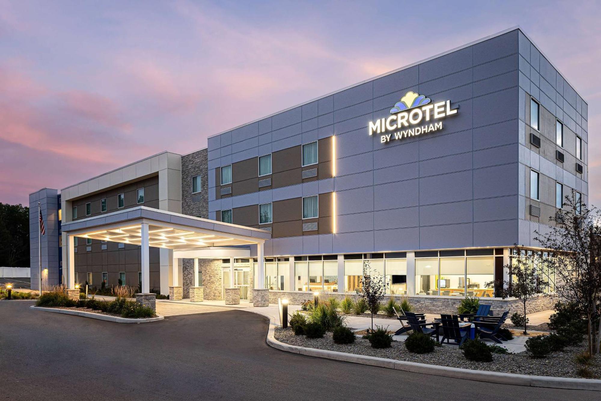 Microtel Inn & Suites By Wyndham Macedon Kültér fotó